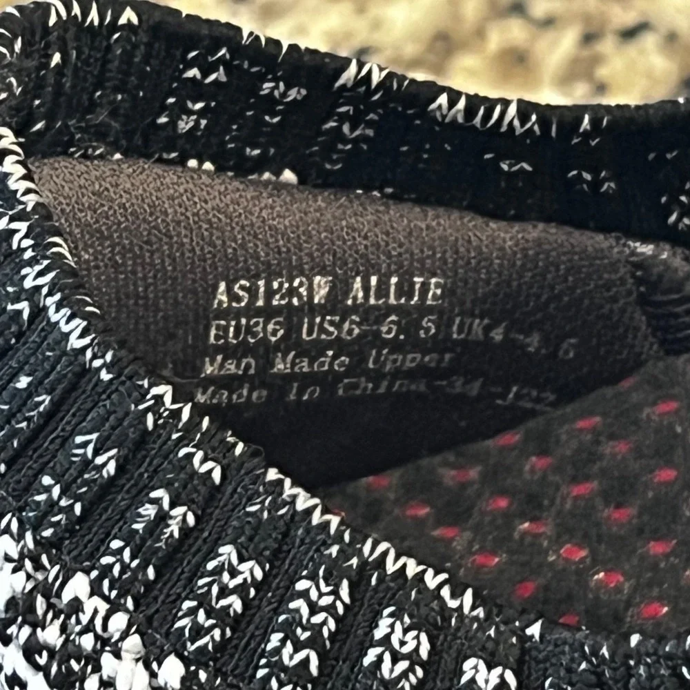 NWOT Aetrex Allie Sneakers Womens 6 6.5 Black Ombre Knit‎ Arch Support